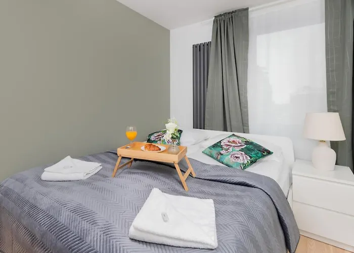 Cozy Apartment With Balcony In Central Gdansk Dlugie Ogrody By Noclegi Renters
