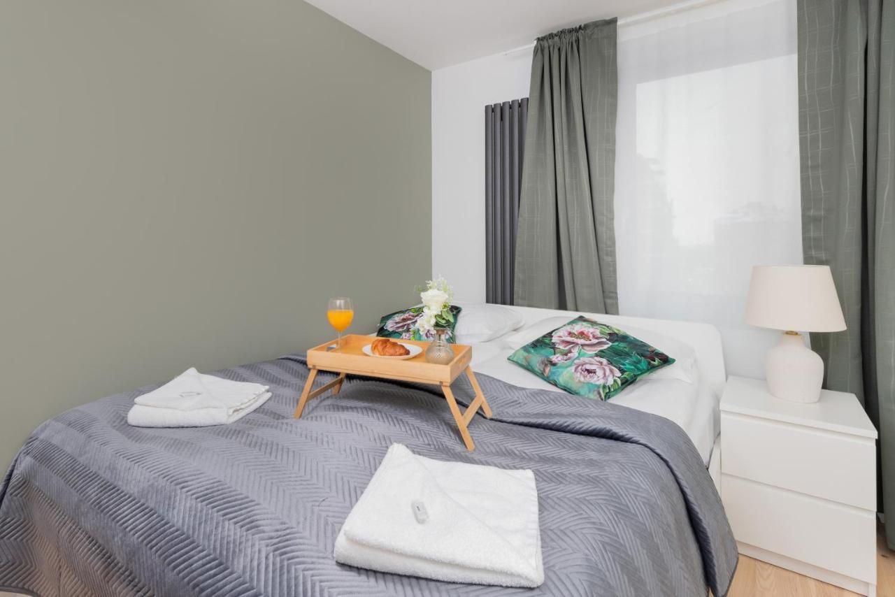 Apartment Cozy With Balcony In Dlugie Ogrody By Renters